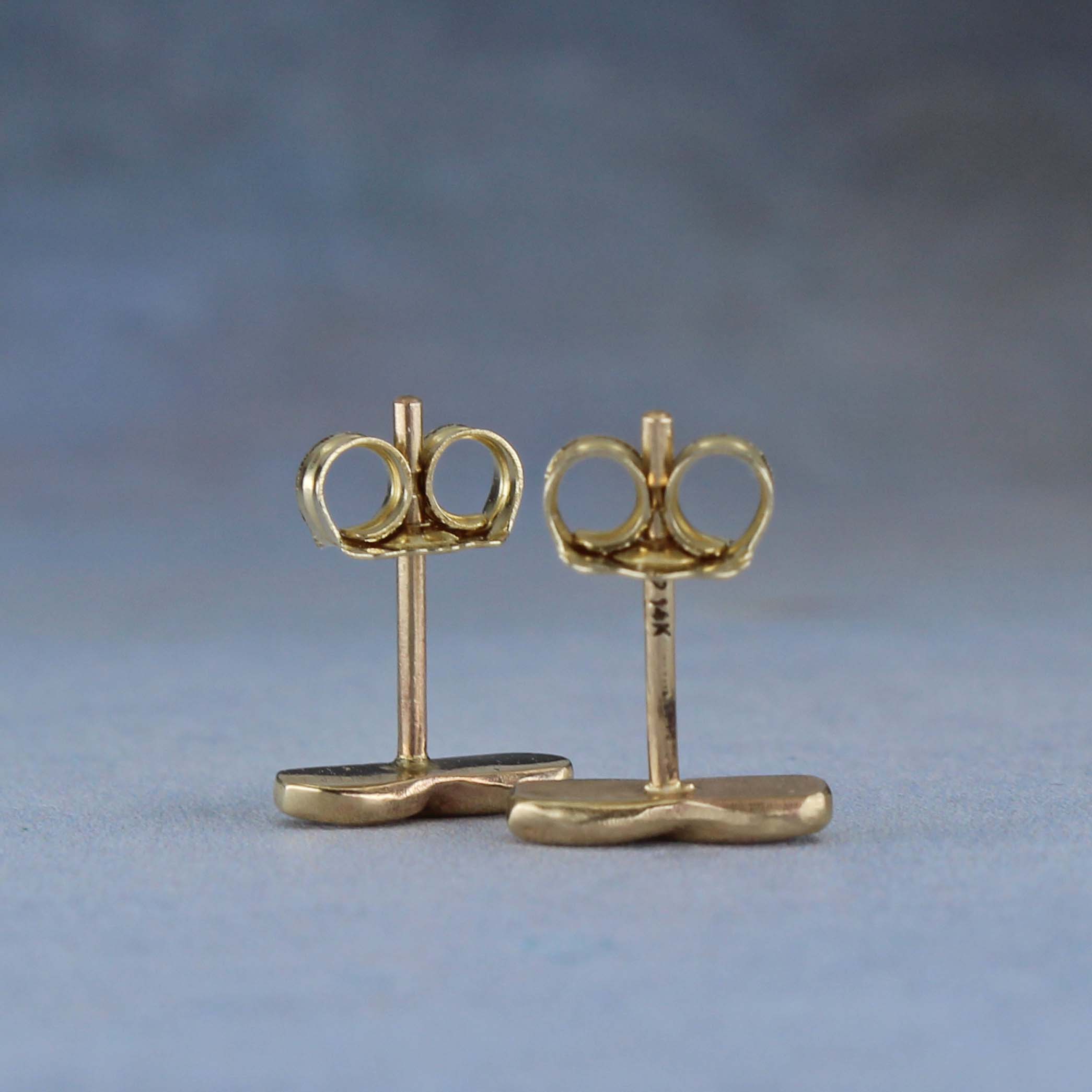14k studs shown upside down