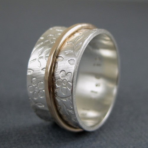 Floral spinner ring