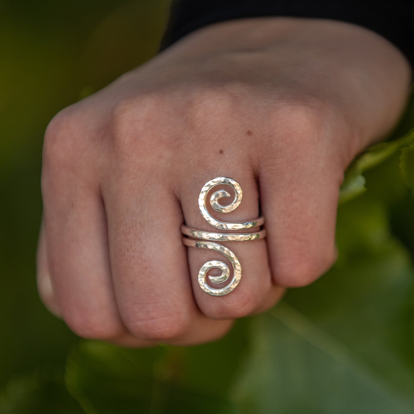 Double spiral ring